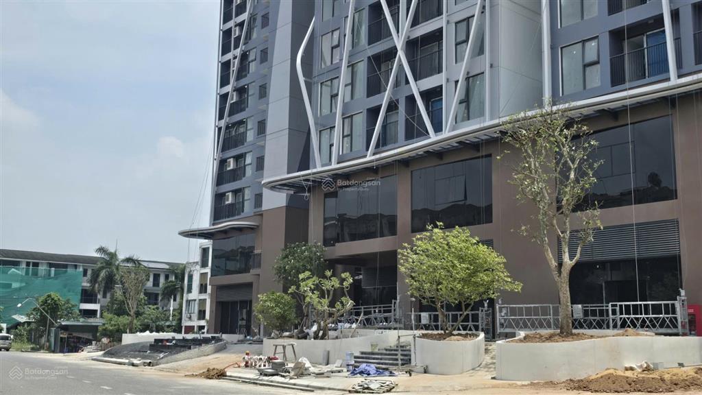 Chính chủ bán căn 1pn tháng 7 nhận nhà tại the fibonan, view bt ecopark, tầng trung giá 2,550 tỷ