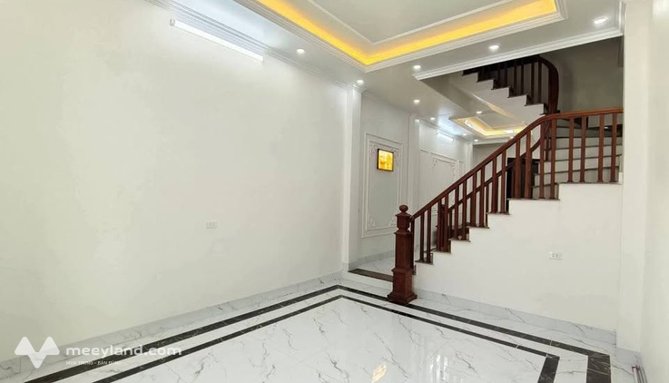 Bán nhà 4 tầng mặt đường Đinh Tiên Hoàng, Nam Định, giá chỉ 4,2 tỷ