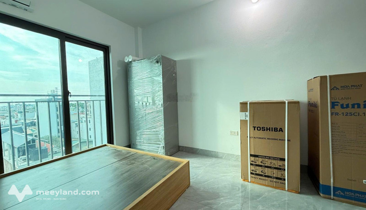 Anh còn phòng mới, full đồ, có ban công cần cho thuê, gần Phenikaa