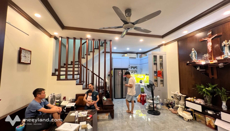 Bán nhà đẹp Kim Đồng, 39m2, mặt tiền rộng, sổ đỏ phân lô