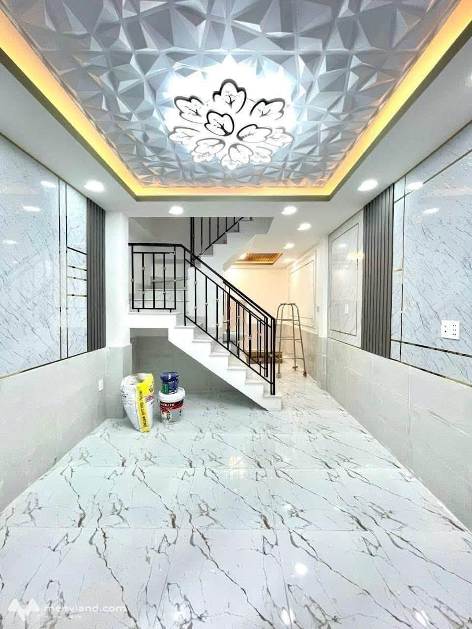 Cho thuê căn hộ 2 phòng ngủ, hẻm yên tĩnh, trung tâm Quận 7