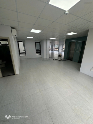 Cho thuê văn phòng ở Phổ Quang, 160 triệu, 1000m2, 5 tầng