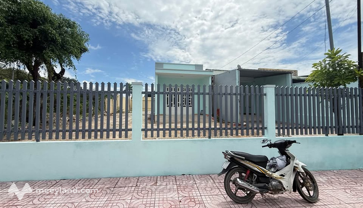 Bán đất đẹp Mỹ Xuân, 800m2, mặt tiền nhựa, sẵn 2 nhà cấp 4, giá 5,2 tỷ