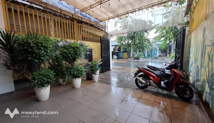 Nhà mặt tiền Nguyễn Tri Phương, Dĩ An, diện tích 111m2, kinh doanh tốt