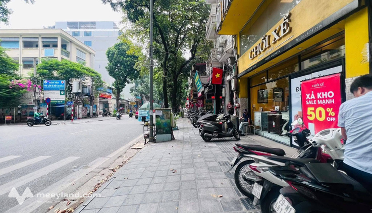 Cần bán gấp căn nhà tại Lò Đúc, chỉ cách mặt phố vài bước chân