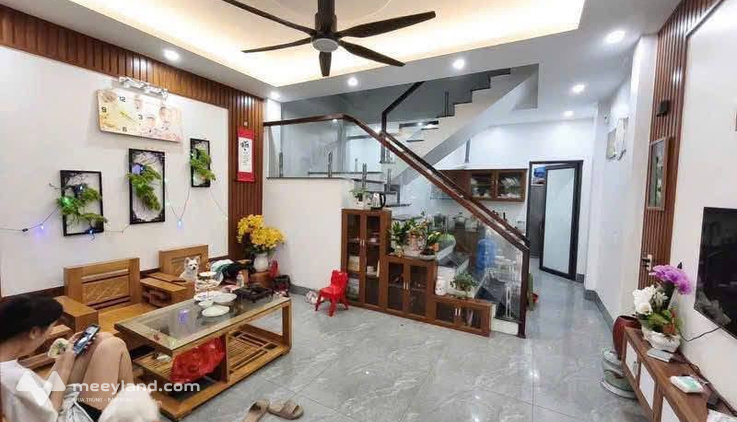 Bán nhà 2 tầng rộng rãi, đường ô tô tránh tại Chùa Hang, Thái Nguyên