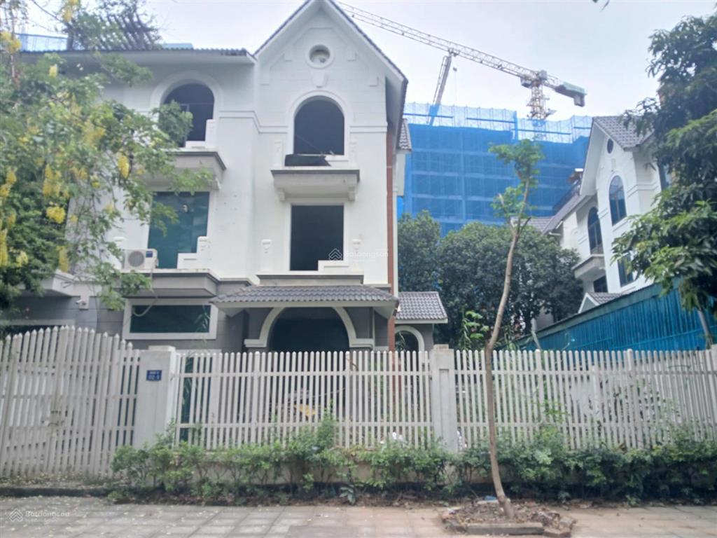 Bán biệt thự 260m ngay cạnh chung cư an bình đang xây giữa khu c geleximco cực đắc địa
