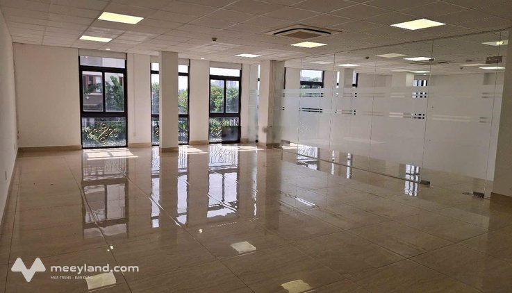 Cho thuê tòa nhà văn phòng gốc 2 mặt tiền, Phường An Phú, Quận 2, 5 lầu, DTSD 1500m2
