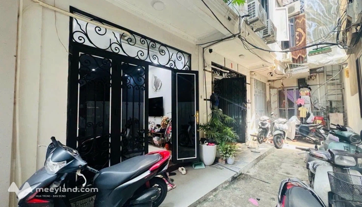 Nhà 5 tầng Hai Bà Trưng, chỉ hơn 6 tỷ, ngõ rộng thoáng, gần phố lớn