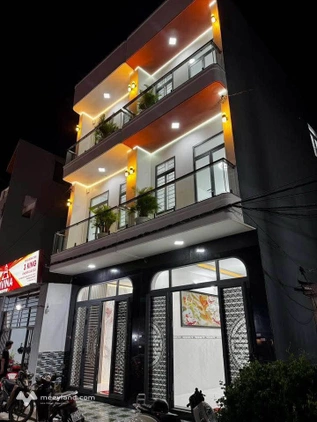 Bán nhà phố 3 tầng hiện đại bên dòng sông thơ mộng tại Quy Nhơn