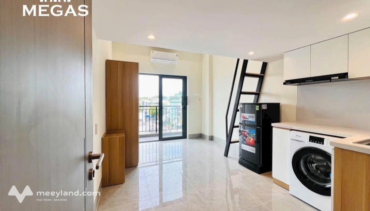 Cho thuê Duplex ban công máy giặt ngay Đại Học UEH Quận 10