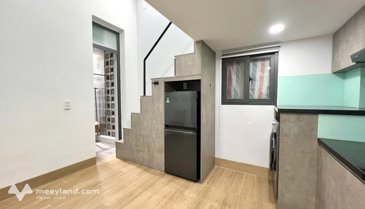Duplex hầm xe thang máy full công năng nhà mới ngay IUH VLU