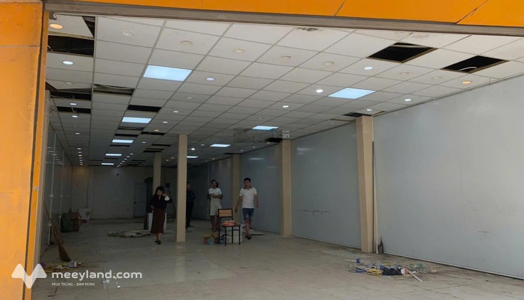 Cho thuê cửa hàng ki ốt, gara xe, mặt tiền 5m, 100m² Phạm Văn Đồng, Đỗ Nhuận, Cv Hòa Bình, 10 tr