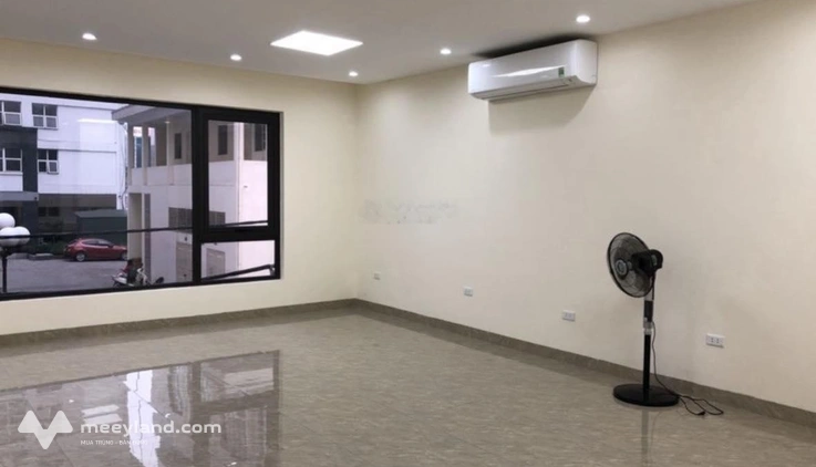 Cho thuê nhà làm cửa hàng, văn phòng khu ngã ba Kim Mã, Ngọc Khánh, 130m2 T1 giá 13tr