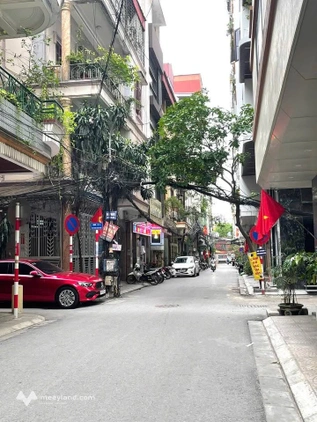 Siêu phẩm Hoàng Cầu 60m2, 7 tầng, thang máy, gara ô tô, vị trí đắc địa cạnh hồ