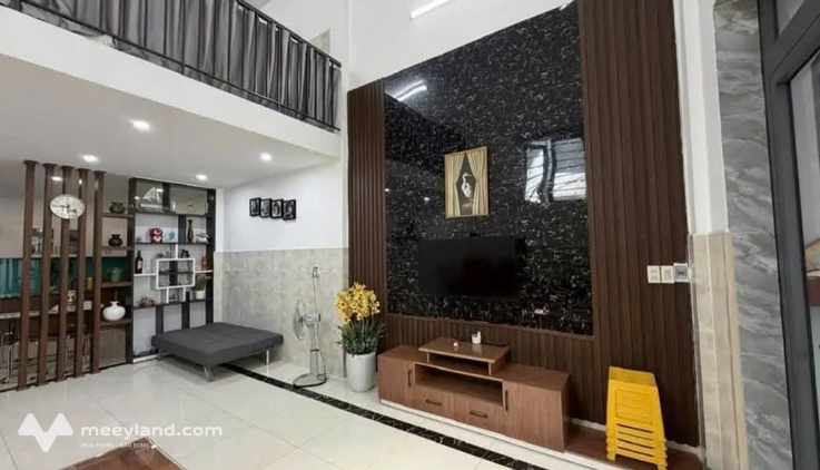 Nhà 2,5 tầng gần đường Núi Thành, diện tích 75m2, giá nhỉnh 3 tỷ