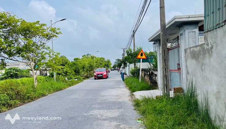 Bán 2 lô đất liền kề mặt đường huyện, kinh doanh tốt, Thái Bình