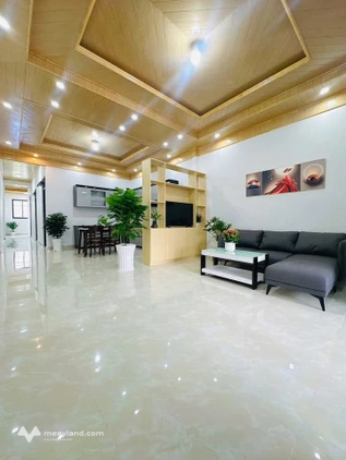 Nhà 115m2 tại Phường 7, Đà Lạt, sân đậu ô tô rộng rãi