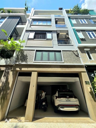 Bán nhà đẹp - 5 tầng - 6x9m - 224m2 sàn - Hẻm xe hơi khu phân lô 730 Lạc Long Quân