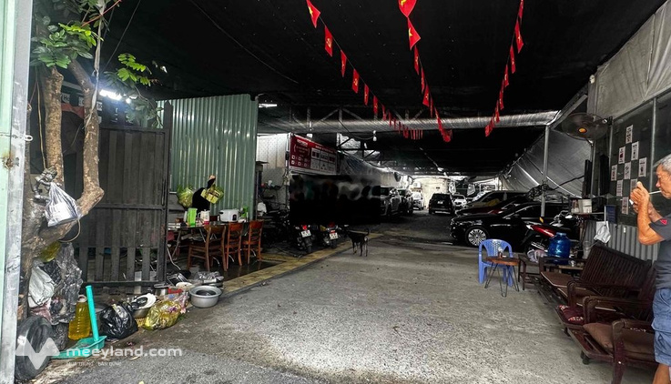 Cần cho thuê bãi xe 500m2