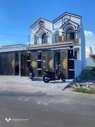 Nhà mái thái mặt tiền Cao Văn Ngọc, Long Điền, giá cực cháy