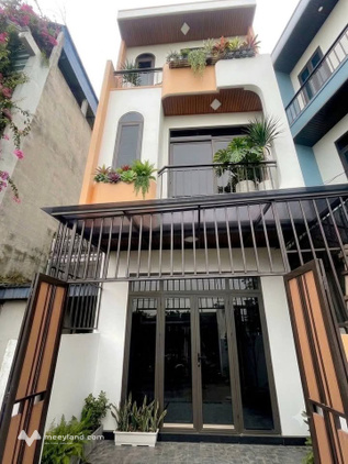 Nhà 3 tầng, mới xây, ô tô đỗ cửa, 100m2, hướng Đông Nam, Mỹ Xá, Nam Định