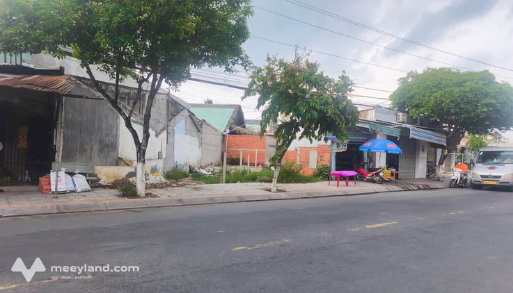 Chốt ngay lô đất mặt tiền Đoàn Hoàng Minh, full thổ cư, giá cực hời