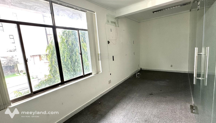 Văn phòng 75m2 giá 15 triệu/tháng tòa nhà VP mặt tiền Trường Sơn khu sân bay
