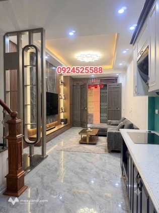 Nhà 5 tầng đẹp, 35m², Lò Đúc, sổ đỏ vuông vắn, ngõ ba gác thoáng sáng