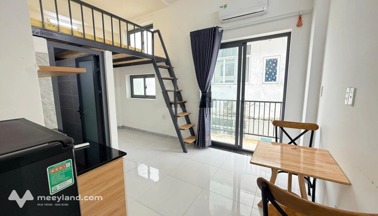 Duplex full nội thất, thang máy ban công gần UEH, VHU, không chung chủ, trống sẵn ở liền