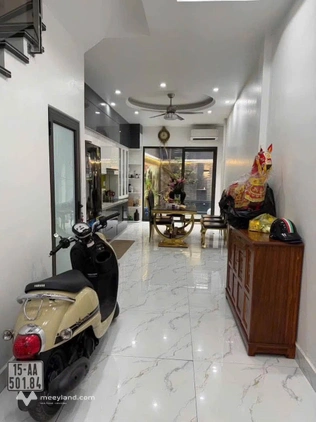 Bán nhà xây mới 4 tầng tại Trần Nguyên Hãn, ô tô đỗ cửa, giá 5.5 tỷ