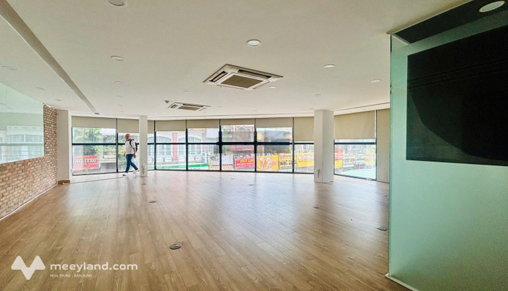 150m2 - Cho thuê mặt bằng MT Nguyễn Hữu Cầu, Quận 1 - Giá thuê 35tr/th, sẵn 5 máy lạnh