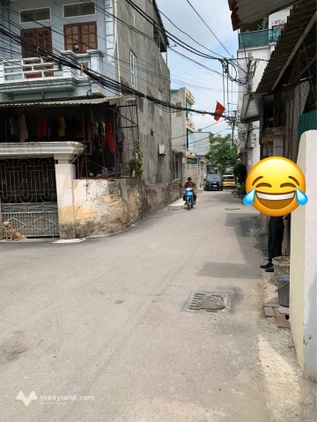 Bán nhà 2.5 tầng tại khu Bào Ngoại, Đông Hương, vị trí cực đẹp, ô tô đỗ cửa