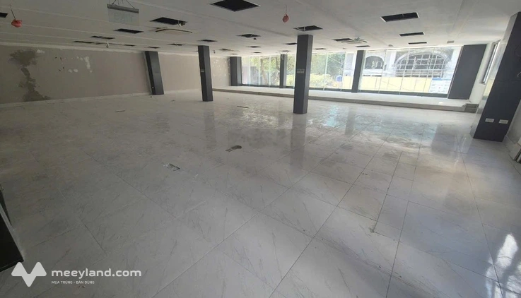 Cho thuê sàn 1000m2 mặt phố Cát Linh - Giảng Võ giá 340 nghìn/m2/th