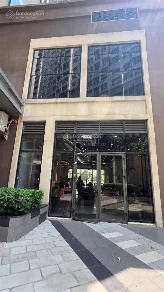 Bán căn khối đế saigon royal 43m² có sẵn dòng tiền 204tr/năm chỉ 5 tỷ all in