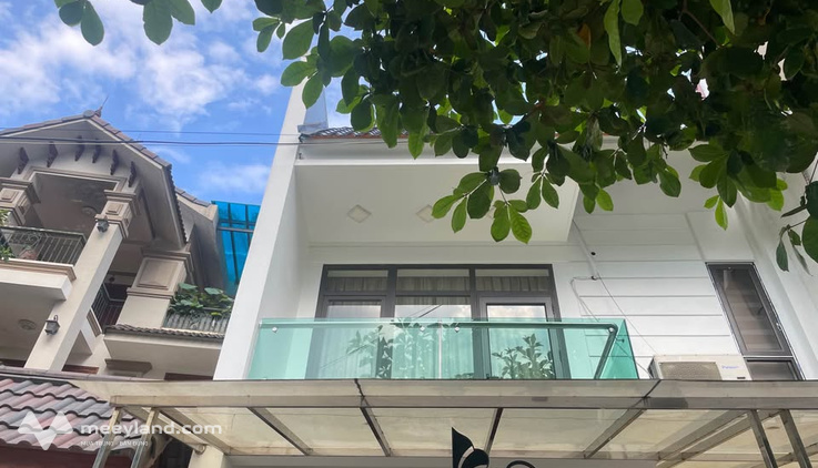Nhà đẹp khu Vincom Yên Bái, mặt tiền rộng, kinh doanh đỉnh