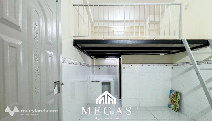 Trống sẵn căn có gác rộng 30m2 nội thất cơ bản ngay Suối Tiên