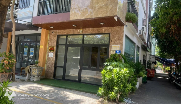 Cho thuê mặt bằng góc 2 mặt tiền vị trí đẹp gần cầu Rồng 12tr/tháng