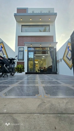 Nhà mới tinh tươm tại Sơn Đông, Bến Tre, xách vali vào ở ngay