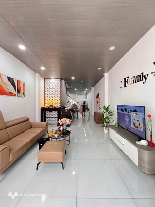 Chốt ngay đất đẹp Quận 11, tặng nhà 2 tầng, giá cực hời