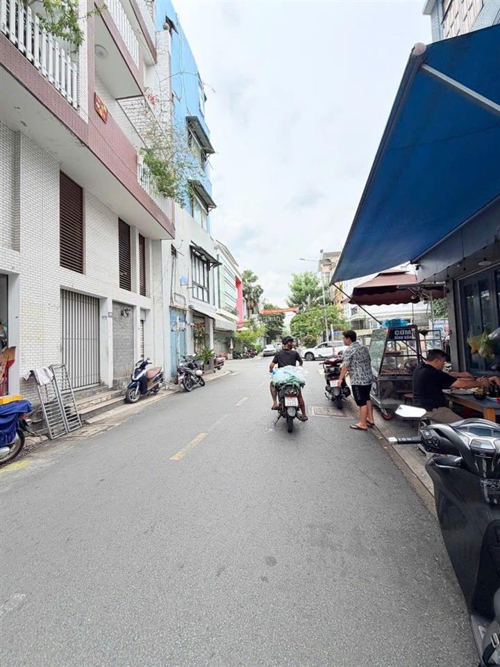 Chdv khánh hội quận 4 dòng tiền 650 triệu/năm chỉ 9,x tỷ
