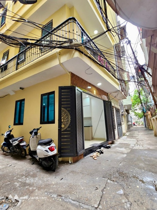 Bán nhà ở luôn Cầu Giấy, 12,3 tỷ, 30m2, 6 tầng thang máy, 3 ngủ 5 vệ sinh, căn góc, sổ đỏ