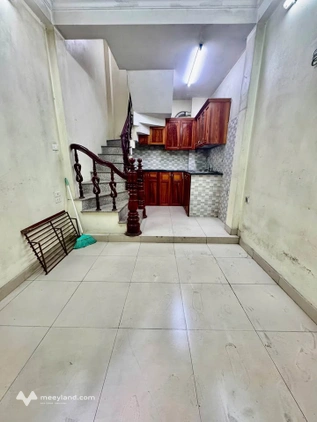 Cho thuê nhà 6 tầng tại Vĩnh Tuy, Hai Bà Trưng, diện tích 20m2