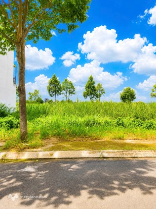 Đất đẹp đối diện sân bóng, giá 1,83 tỷ, khu dân cư Sài Gòn Village, diện tích 5m x 16m, tiện kinh doanh ăn uống
