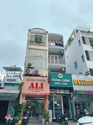 Nhà mặt tiền Huỳnh Văn Bánh, Thành phố Hồ Chí Minh