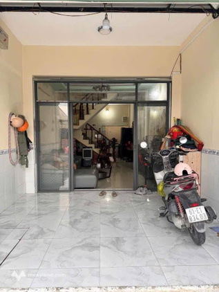 Nhà đẹp Tân Uyên, mặt tiền nhựa kinh doanh tốt, giá chỉ 950 triệu