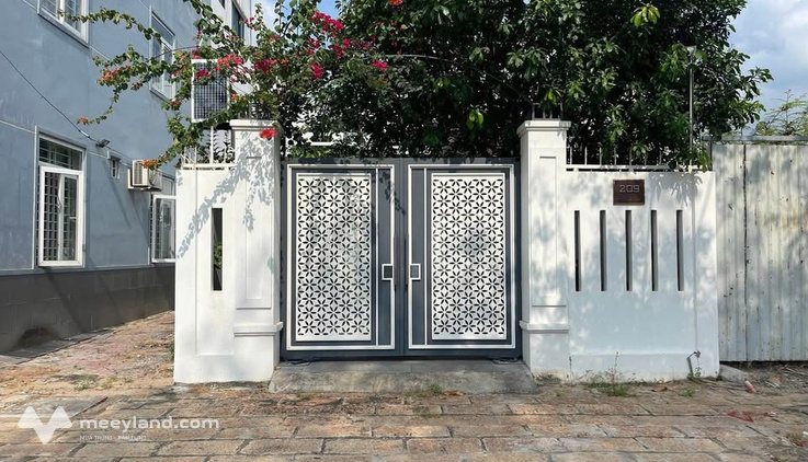Nhà cấp 4 mặt tiền đường Nguyễn Tất Thành, thành phố Bà Rịa, diện tích 108m2