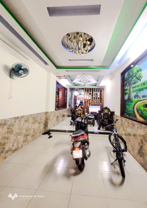 Nhà 2 tầng, Vincom Dĩ An, có phòng karaoke, nhỉnh 7 tỷ