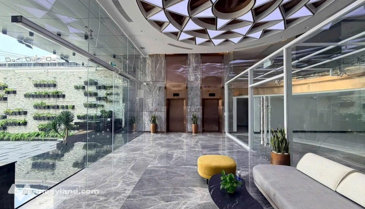 Cho thuê văn phòng ở Phổ Quang, 150 triệu, 1500m2, mặt tiền 10m, 9 tầng hàng hot tốt