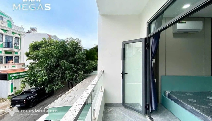 Studio mới keng, đẹp, rộng và mới ngay vòng xoay Dân Chủ, tiện di chuyển trung tâm